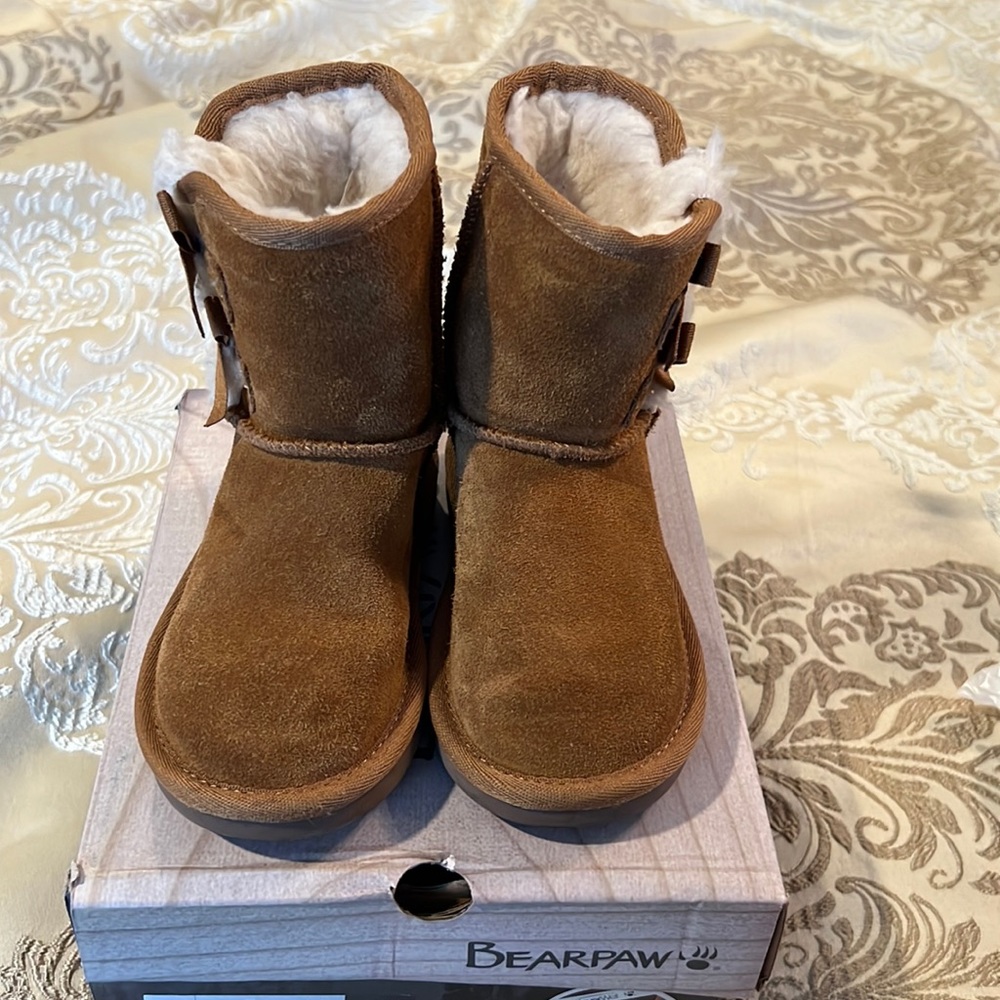 Hardly worn. In box Toddler Bearpaw boots